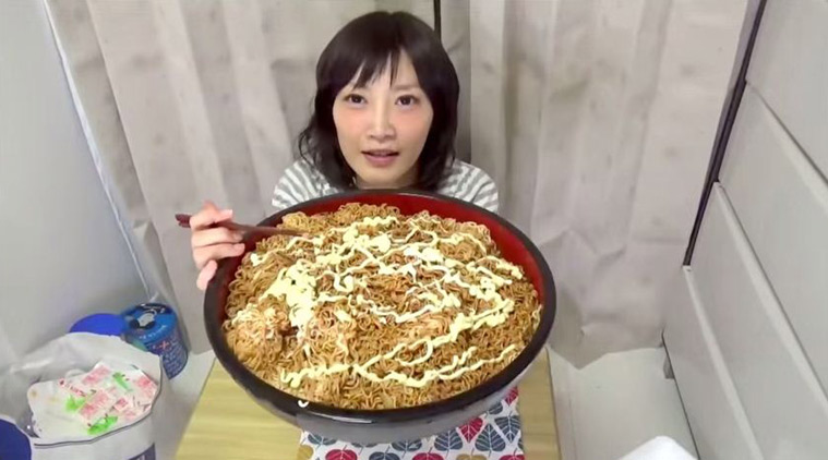japanese-girl-eat-6-pounds-of-noodles-might-give-you-the-jitters