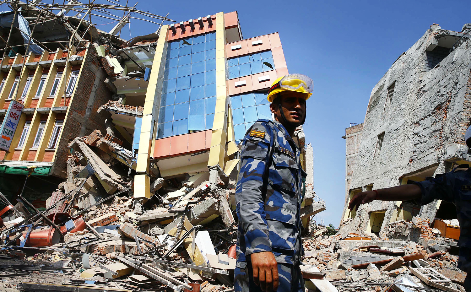 nepal-earthquake-at-least-66-killed-including-17-in-india