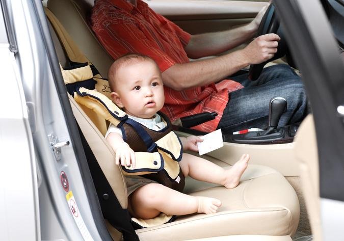 not-seating-child-in-rear-car-seat-dh400-fine-4-black-points