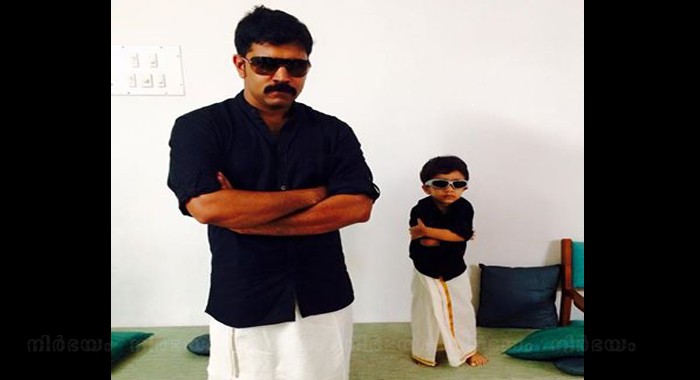 nivin-pauly-and-son-daveed-posing-in-premam-style
