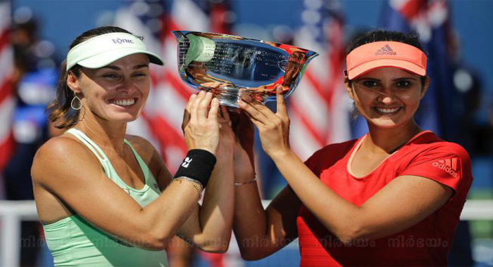 martina-hingis-sania-mirza-team-to-win-womens-doubles-title