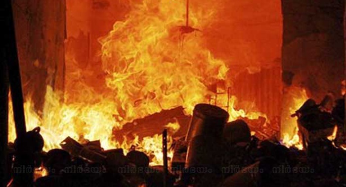 shop-gutted-as-fire-breaks-out-in-kottayam