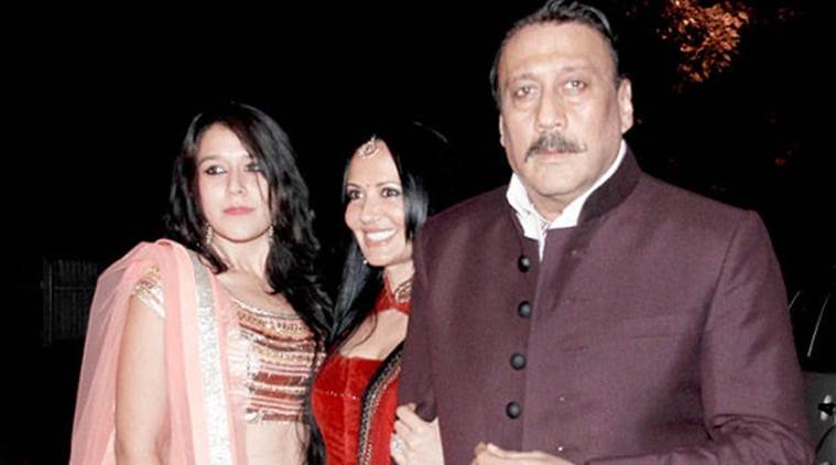 after-topless-photos-of-his-daughter-went-viral-daddy-jackie-shroff-gave-a-perfect-response