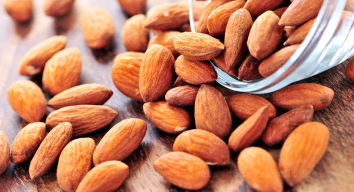 reasons-why-men-should-consume-almonds-with-milk-at-bed-time-almonds-health-benefits