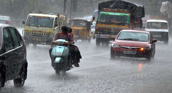 rain-lashes-southern-kerala