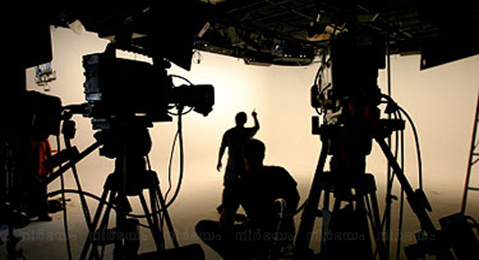 actress-down-from-the-set-because-of-halitosis-of-actor