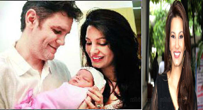 ex-miss-world-diana-haydens-daughter-born-from-egg-frozen-for-eight-years