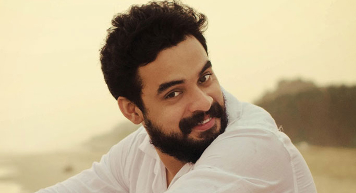 tovino-malayalam-film-actor-ennu-ninte-moideen-style