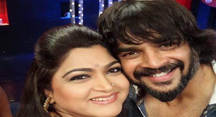 hero-madhavan-kisses-married-heroine-on-tv-show