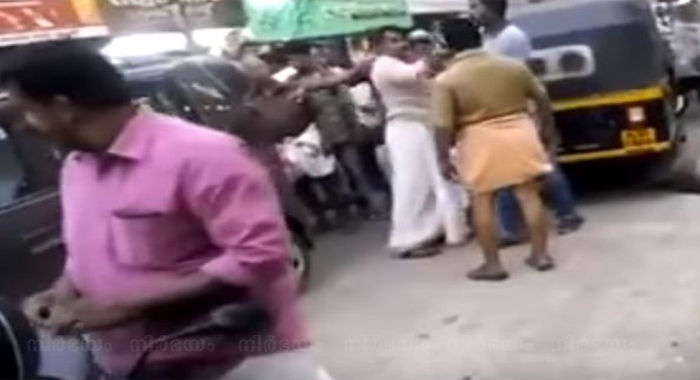 street-fight-infront-off-pala-beverage