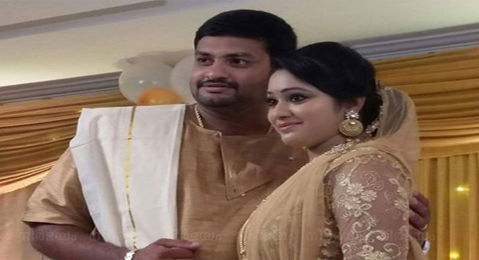 chandanamazha-actress-meghna-vincent-aka-amrutha-gets-engaged-to-don-tomy-2