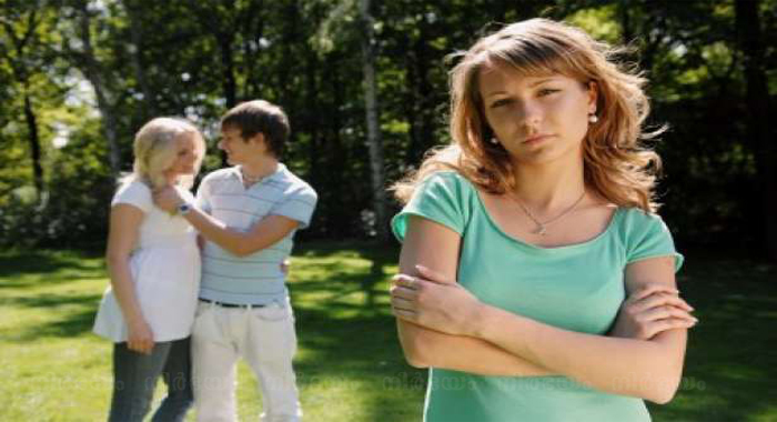 hubby-cheating-take-his-money-travel-lawyer