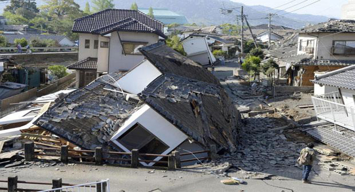 japan-quake-kills-7-sparks-landslide