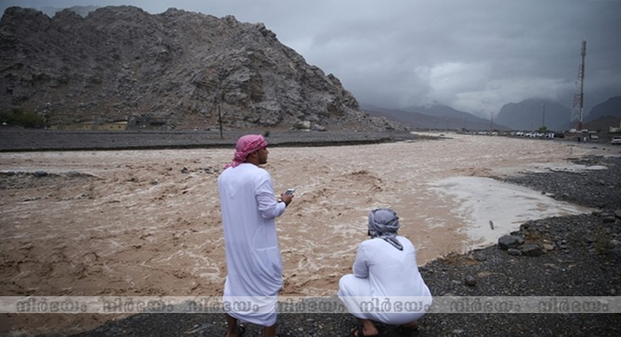 uae-plans-for-building-a-mountain-to-make-it-rain