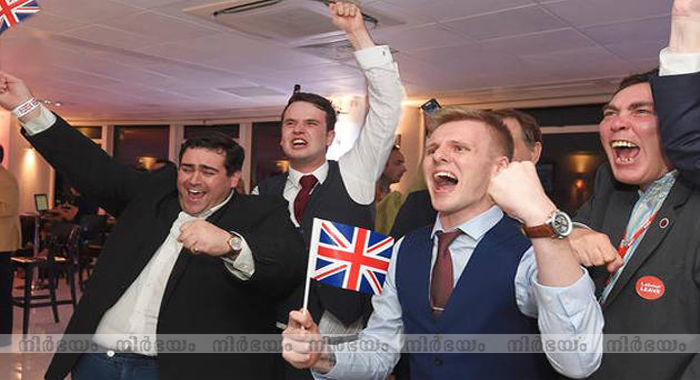 britain-votes-to-leave-eu-in-historic-divorce