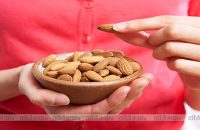 is-it-safe-to-eat-raw-almonds-during-pregnancy