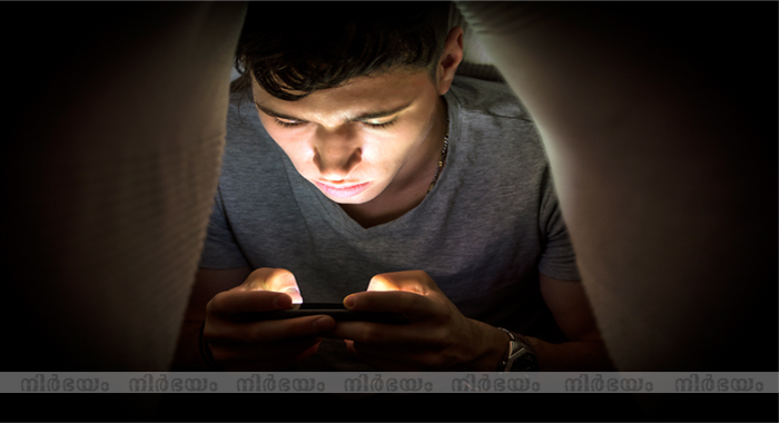 is-your-smartphone-affecting-your-eyesight