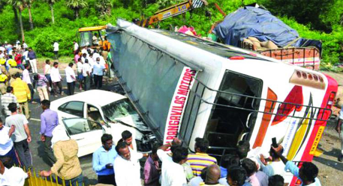 18-killed-in-tamil-nadu-bus-acciden