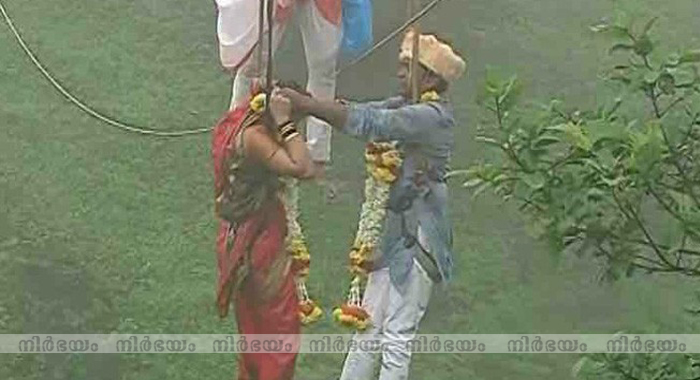 couple-gets-married-90-meters-mid-air-on-a-ropeway
