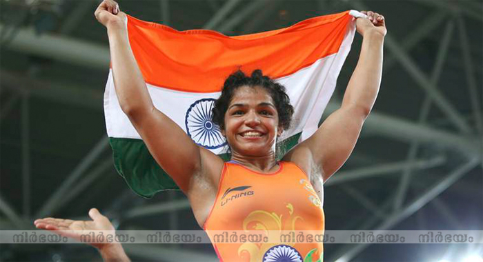 sakshi-malik-clinches-bronze-medal-in-womens-wrestling-58kg-category-opens-indias-account-at-rio-2016-olympics