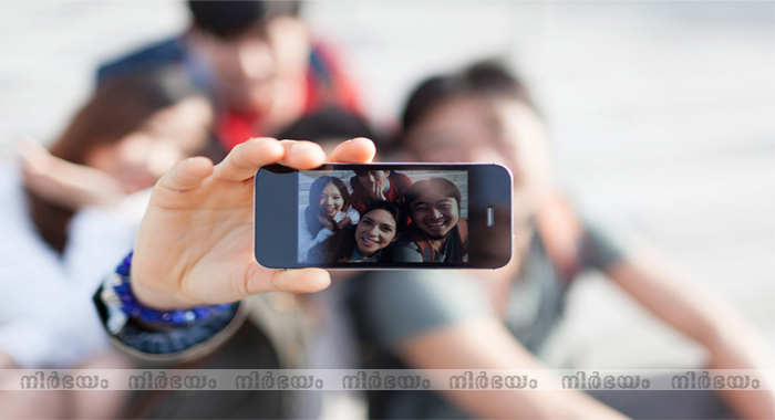 selfie-near-train-can-now-land-you-in-jail