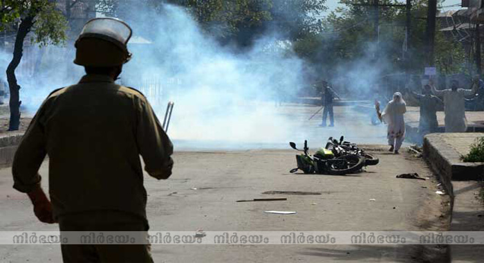 2-killed-in-fresh-clashes-in-kashmir-civilian-deaths-rise-to-78
