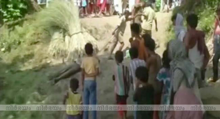 bihar-police-drags-body-hundreds-of-metres-with-rope-around-neck