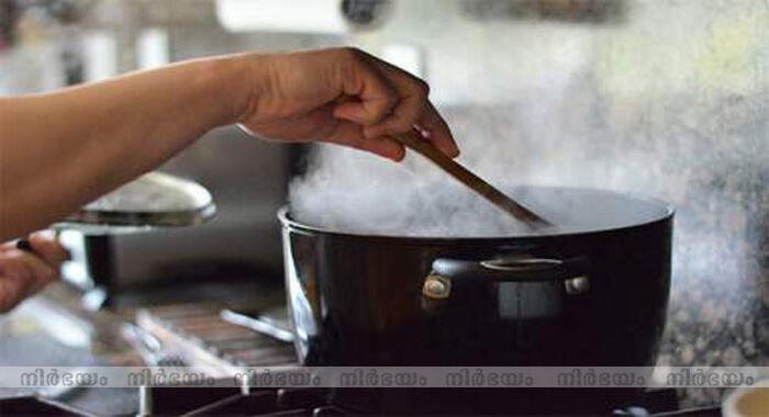 common-foods-you-should-never-rehea