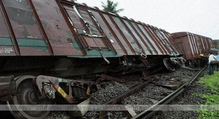 goods-train-derails-near-kollam-rail-traffic-along-ekm-tvpm-route-affected