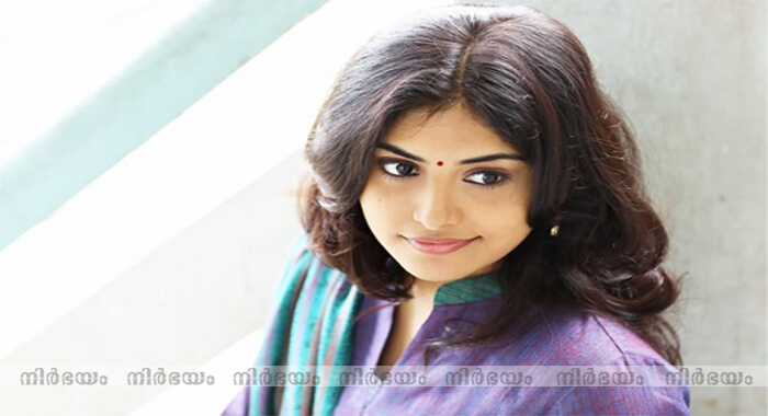 manjima-mohan-about-vadakkan-selfi