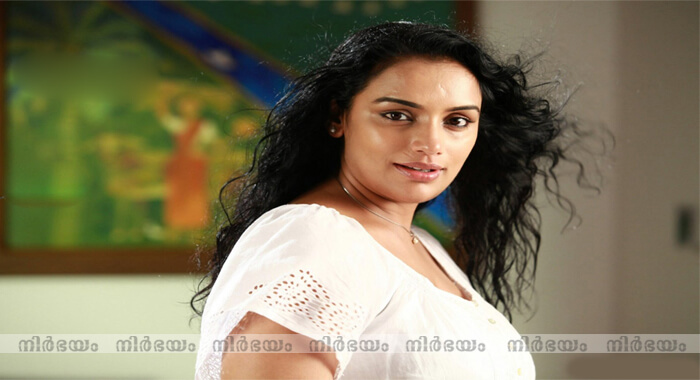 swetha-menon-about-peethambara-kurup-issue