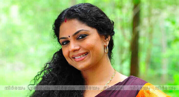 asha-sarath-about-pavada-movie