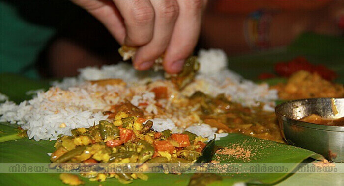 eating-with-hands-has-many-health-benefit