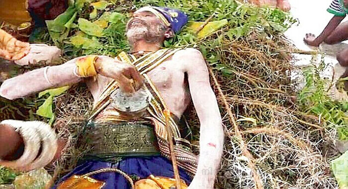 elderly-man-sleeps-on-thorn-bed-for-speedy-recovery-of-jayalalitha