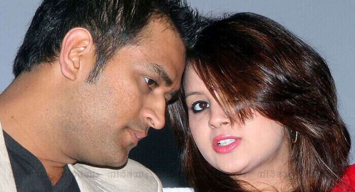 fir-against-ms-dhonis-wife-sakshi-in-multi-crore-fraud-case