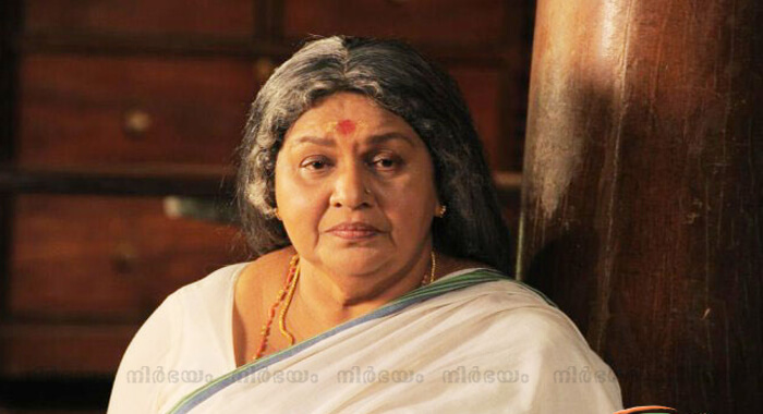 kaviyoor-ponnammas-car-destroyed-two-arrested