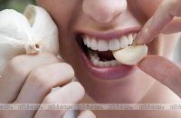 put-garlic-in-your-mouth-and-keep-it-there-for-30-minutes
