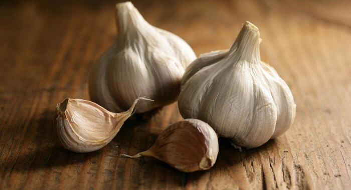 eat-crushed-garlic-for-7-days-and-see-the-miracle