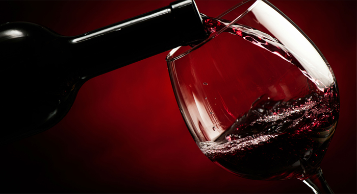 red-wine-before-smoking-can-offset-damage-to-blood-vessels