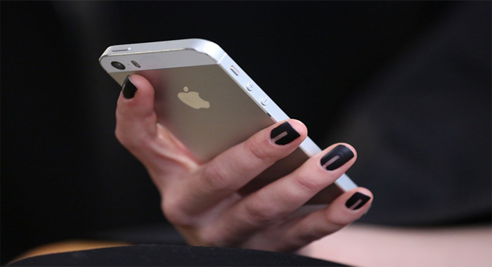 woman-makes-20-lovers-buy-her-an-iphone-7-each-sells-them-to-buy-a-house