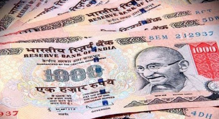 furniture-from-currency-notes