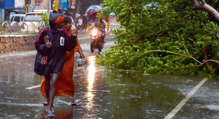 cyclone-vardah-death-toll-rises-to-10-in-tamil-nadu