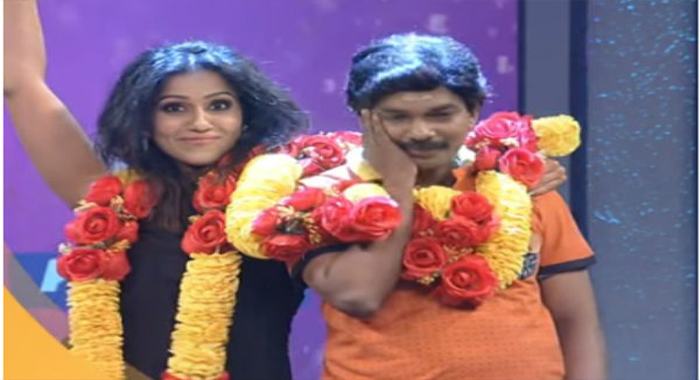 ranjini-haridas-and-santhosh-pandit-in-onnum-onnum-moonnu
