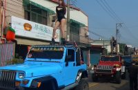 50-pole-dancers-escort-taiwan-politicians-funeral-procession