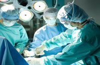 scissors-left-inside-mans-stomach-during-surgery-pulled-out-after-18-years