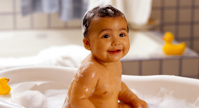 things-to-know-about-baby-bathing-child