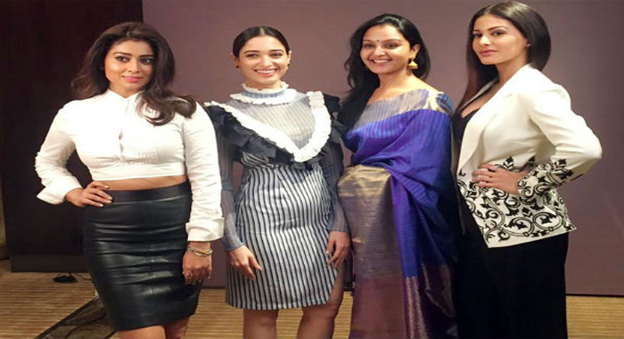 manju-warrier-is-hot-and-beautiful-says-thamana-and-shriya