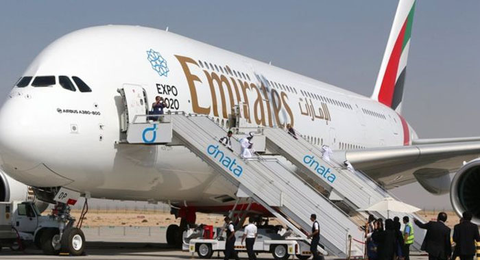 snake-grounds-dubai-bound-emirates-flight