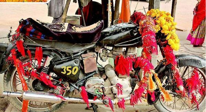 350-cc-bullet-baba-temple-in-rajasthan