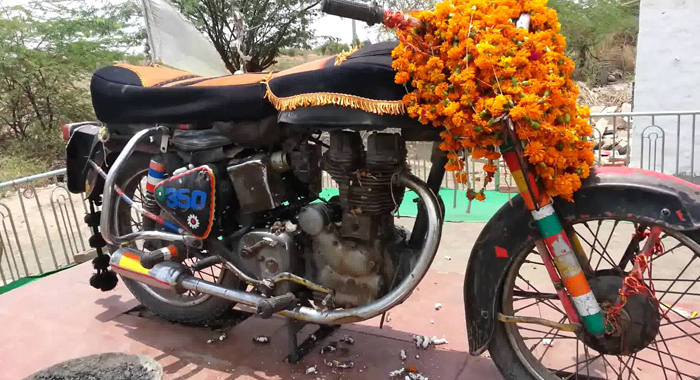 350-cc-bullet-baba-temple-in-rajasthan1